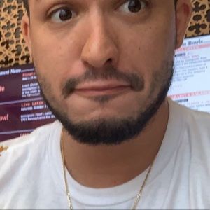 Meet your Posher, Carlos